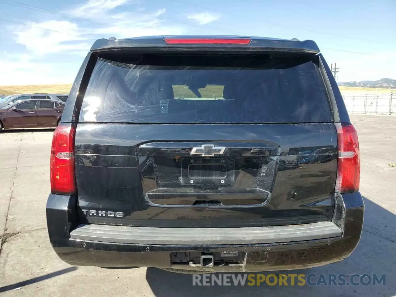 6 fotografías del automóvil dañado 1GNSKAKC2KR180071 CHEVROLET TAHOE 2019