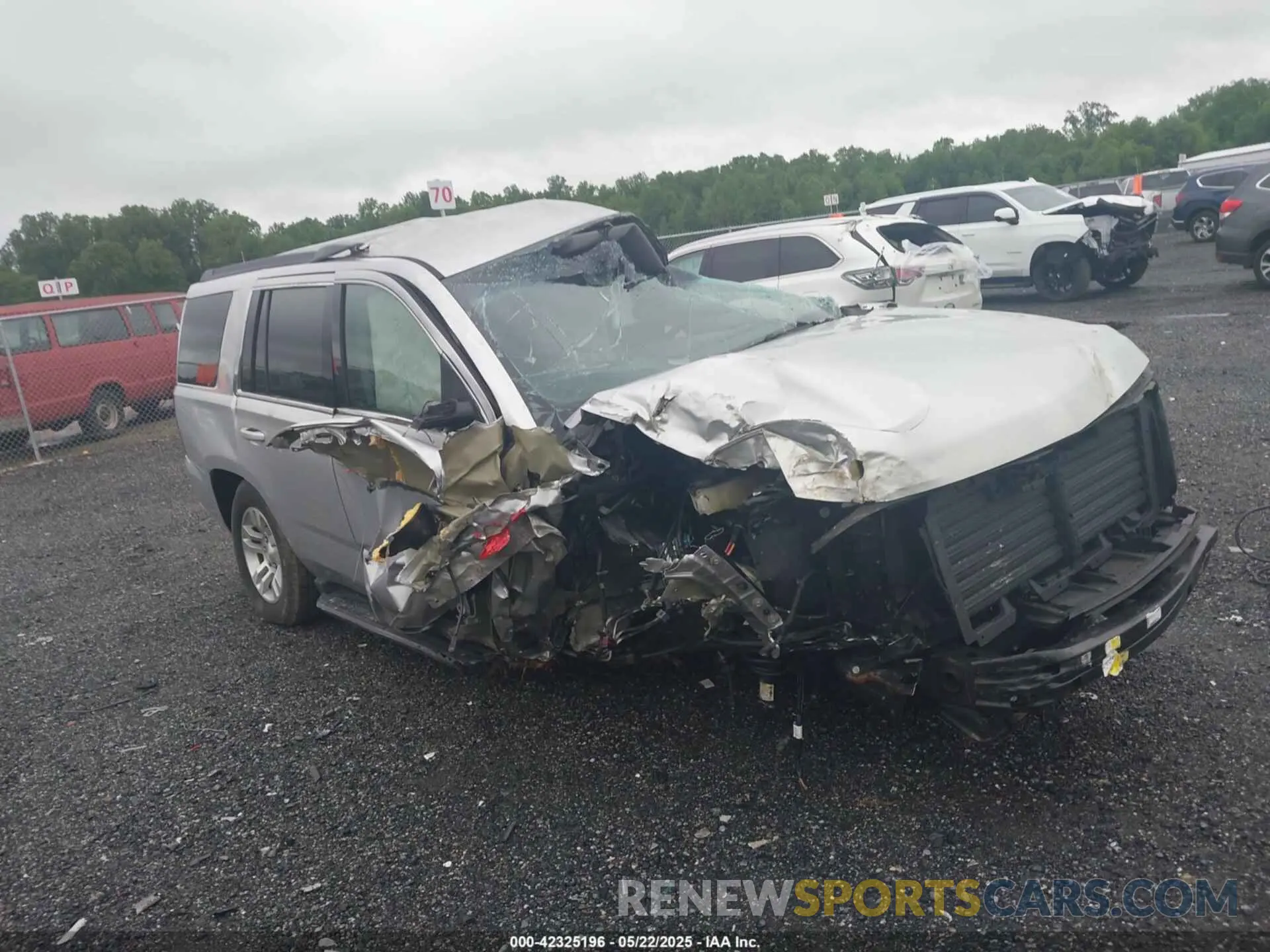 12 fotografías del automóvil dañado 1GNSKAKC2KR185738 CHEVROLET TAHOE 2019