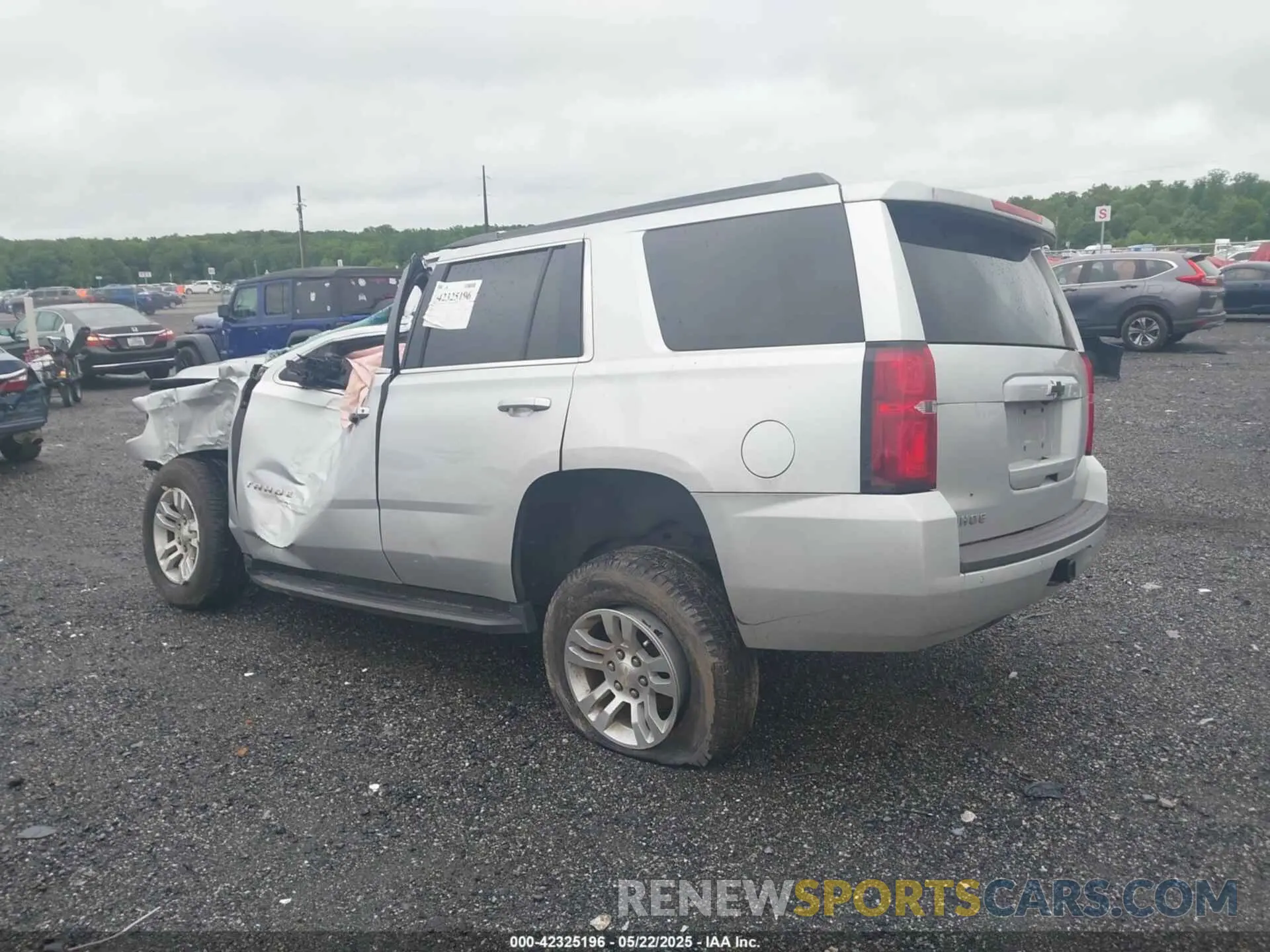 13 fotografías del automóvil dañado 1GNSKAKC2KR185738 CHEVROLET TAHOE 2019
