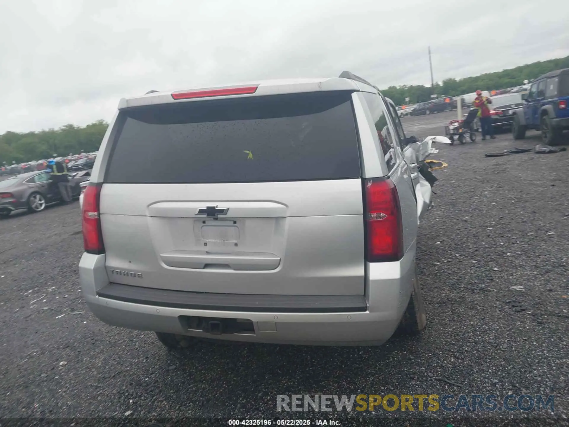 15 fotografías del automóvil dañado 1GNSKAKC2KR185738 CHEVROLET TAHOE 2019