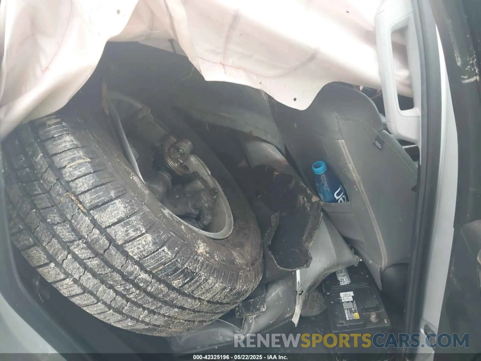8 fotografías del automóvil dañado 1GNSKAKC2KR185738 CHEVROLET TAHOE 2019