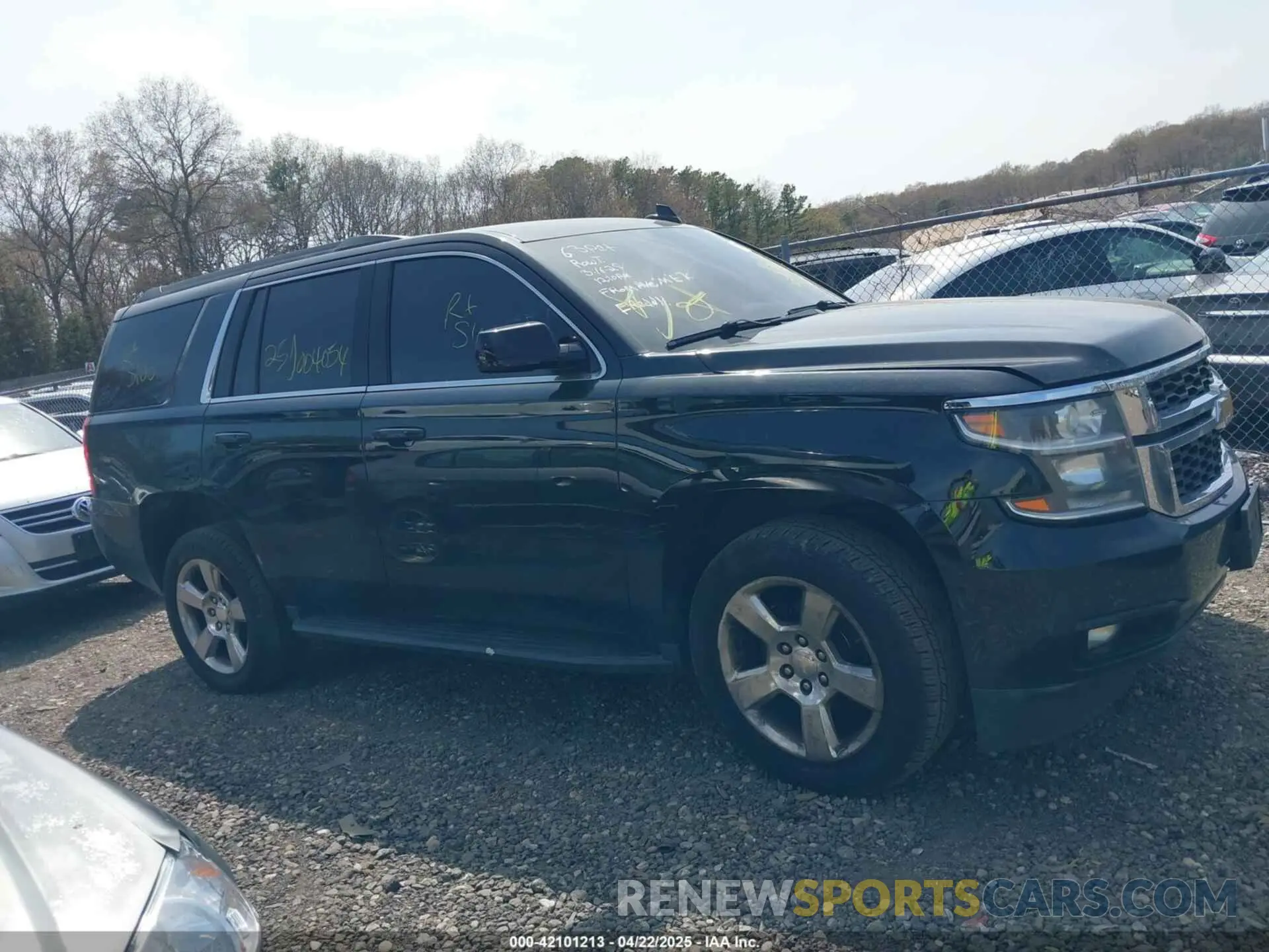 12 fotografías del automóvil dañado 1GNSKAKC3KR145054 CHEVROLET TAHOE 2019