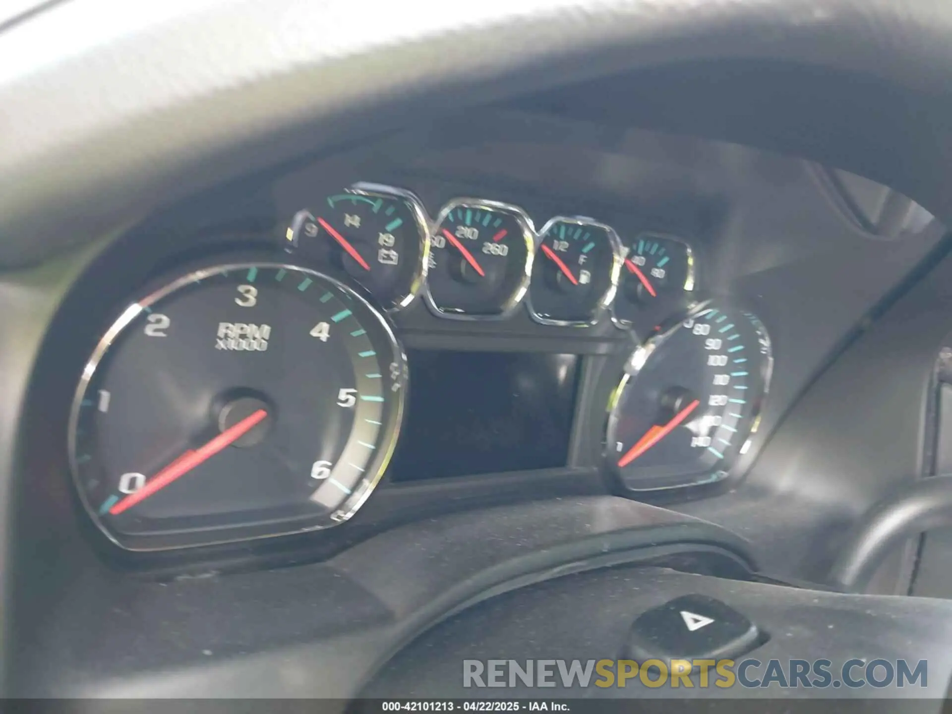 14 fotografías del automóvil dañado 1GNSKAKC3KR145054 CHEVROLET TAHOE 2019