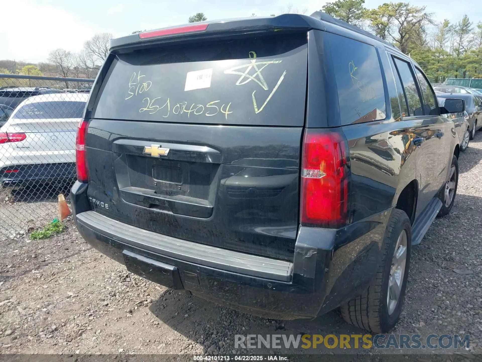 15 fotografías del automóvil dañado 1GNSKAKC3KR145054 CHEVROLET TAHOE 2019