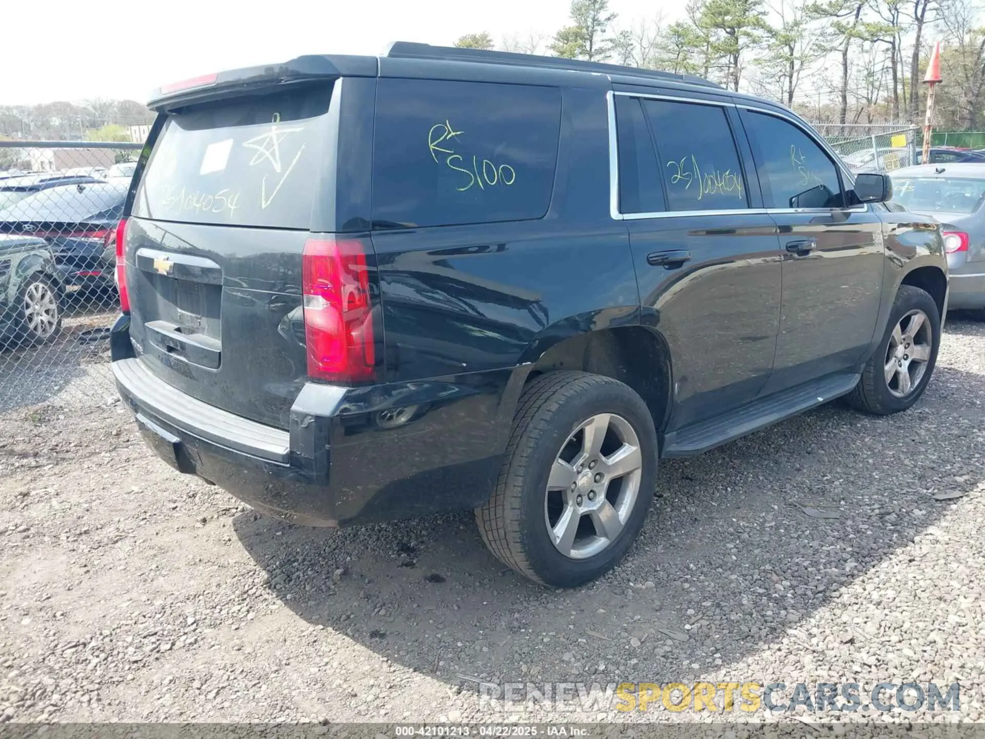 4 fotografías del automóvil dañado 1GNSKAKC3KR145054 CHEVROLET TAHOE 2019