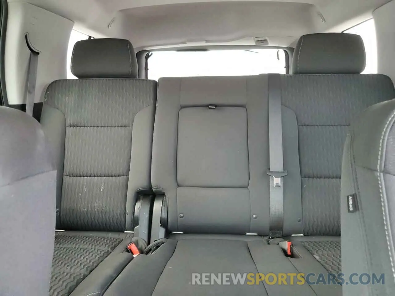 10 fotografías del automóvil dañado 1GNSKAKC4KR139263 CHEVROLET TAHOE 2019