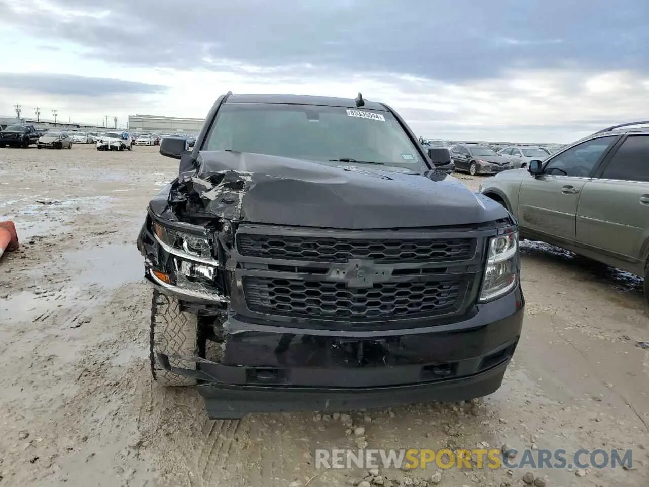 5 fotografías del automóvil dañado 1GNSKAKC4KR363987 CHEVROLET TAHOE 2019