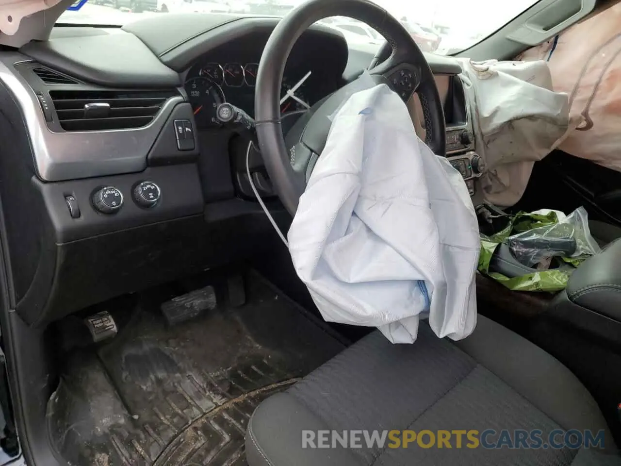 8 fotografías del automóvil dañado 1GNSKAKC4KR363987 CHEVROLET TAHOE 2019