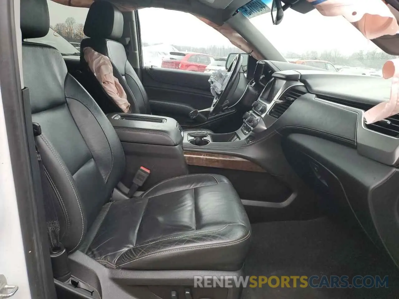 7 fotografías del automóvil dañado 1GNSKBKC0KR122479 CHEVROLET TAHOE 2019