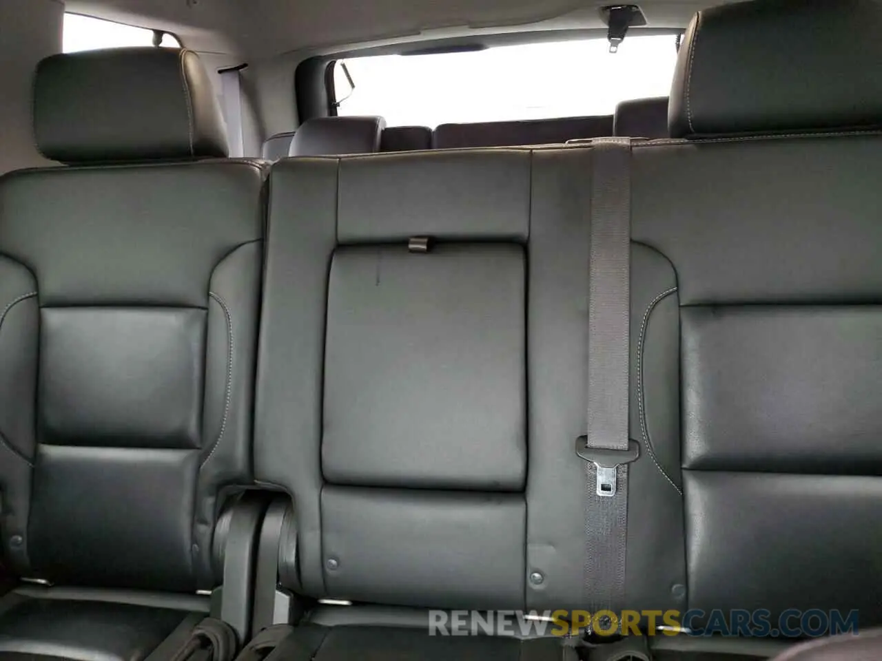 10 fotografías del automóvil dañado 1GNSKBKC0KR192810 CHEVROLET TAHOE 2019