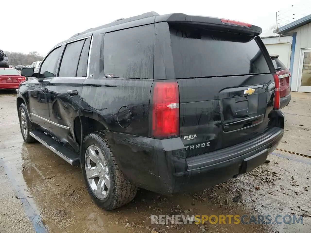 2 fotografías del automóvil dañado 1GNSKBKC0KR192810 CHEVROLET TAHOE 2019