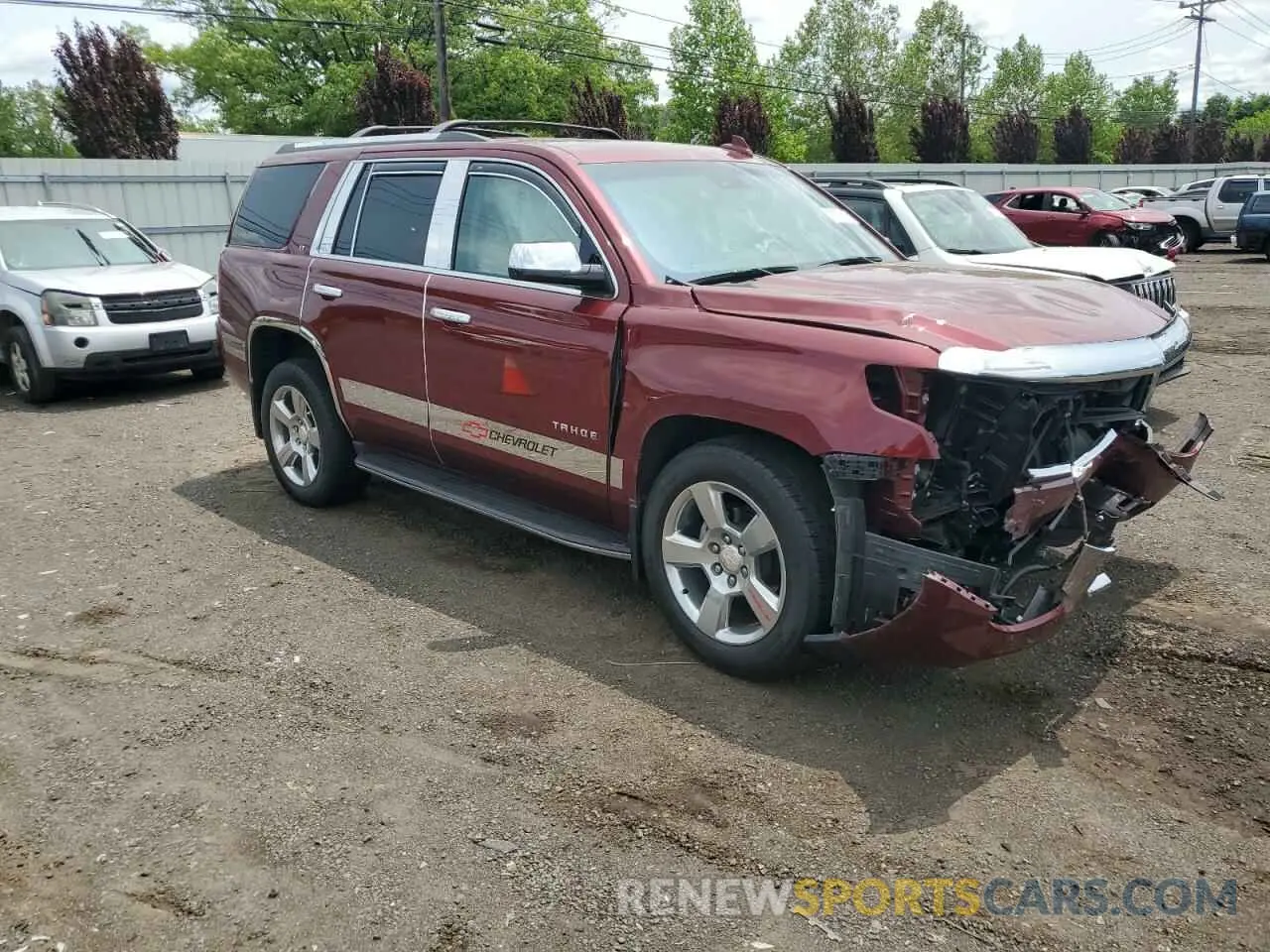 4 fotografías del automóvil dañado 1GNSKBKC0KR297105 CHEVROLET TAHOE 2019