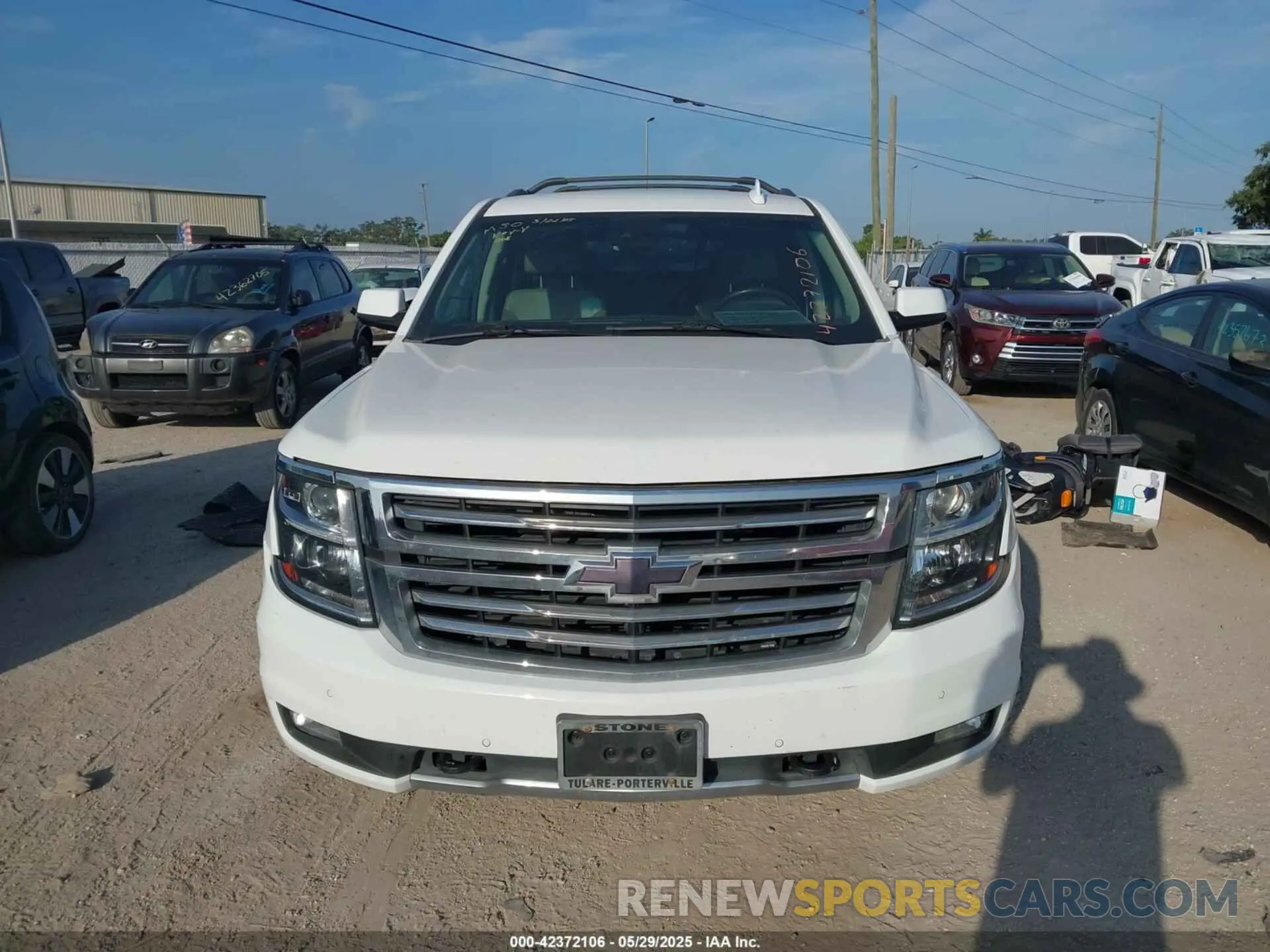 12 fotografías del automóvil dañado 1GNSKBKC2KR253915 CHEVROLET TAHOE 2019