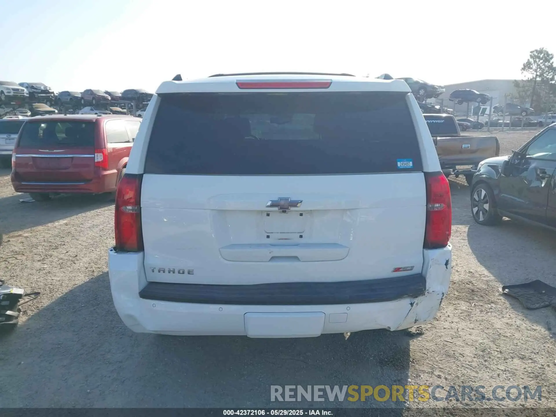 16 fotografías del automóvil dañado 1GNSKBKC2KR253915 CHEVROLET TAHOE 2019