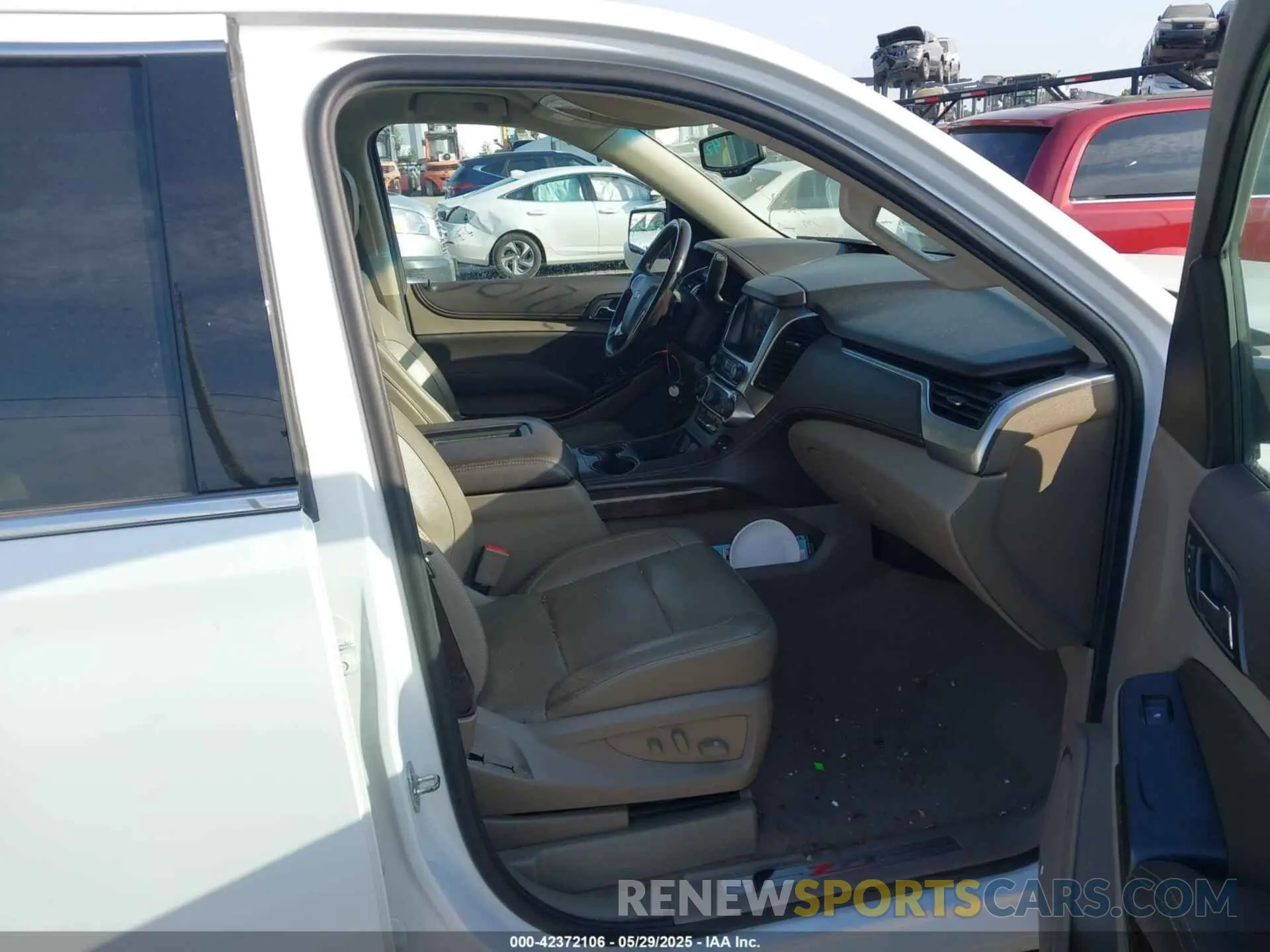 5 fotografías del automóvil dañado 1GNSKBKC2KR253915 CHEVROLET TAHOE 2019