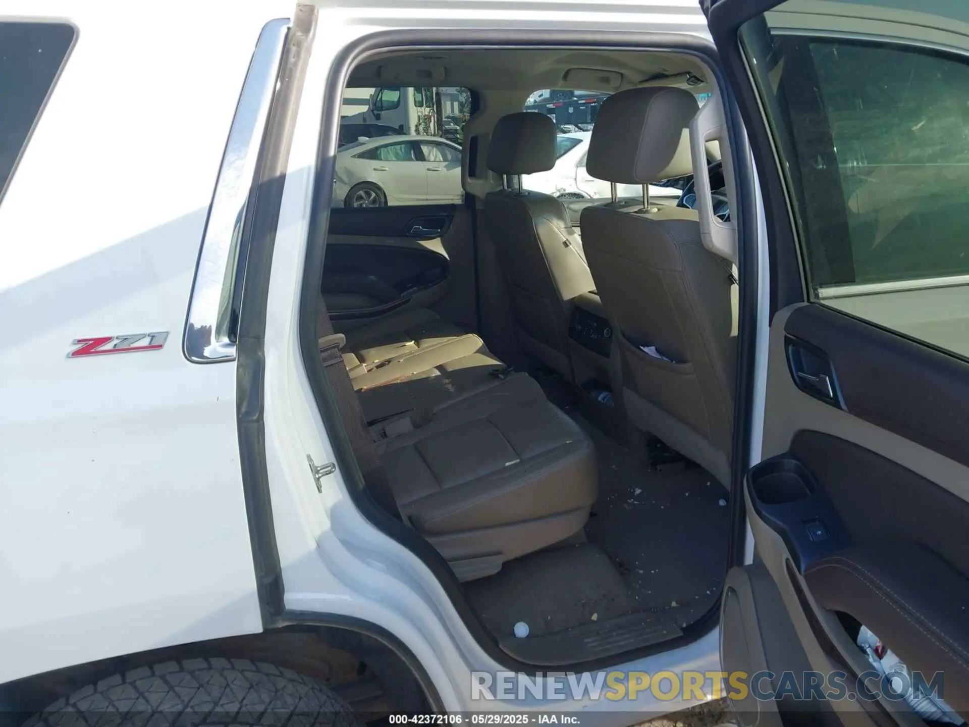 8 fotografías del automóvil dañado 1GNSKBKC2KR253915 CHEVROLET TAHOE 2019