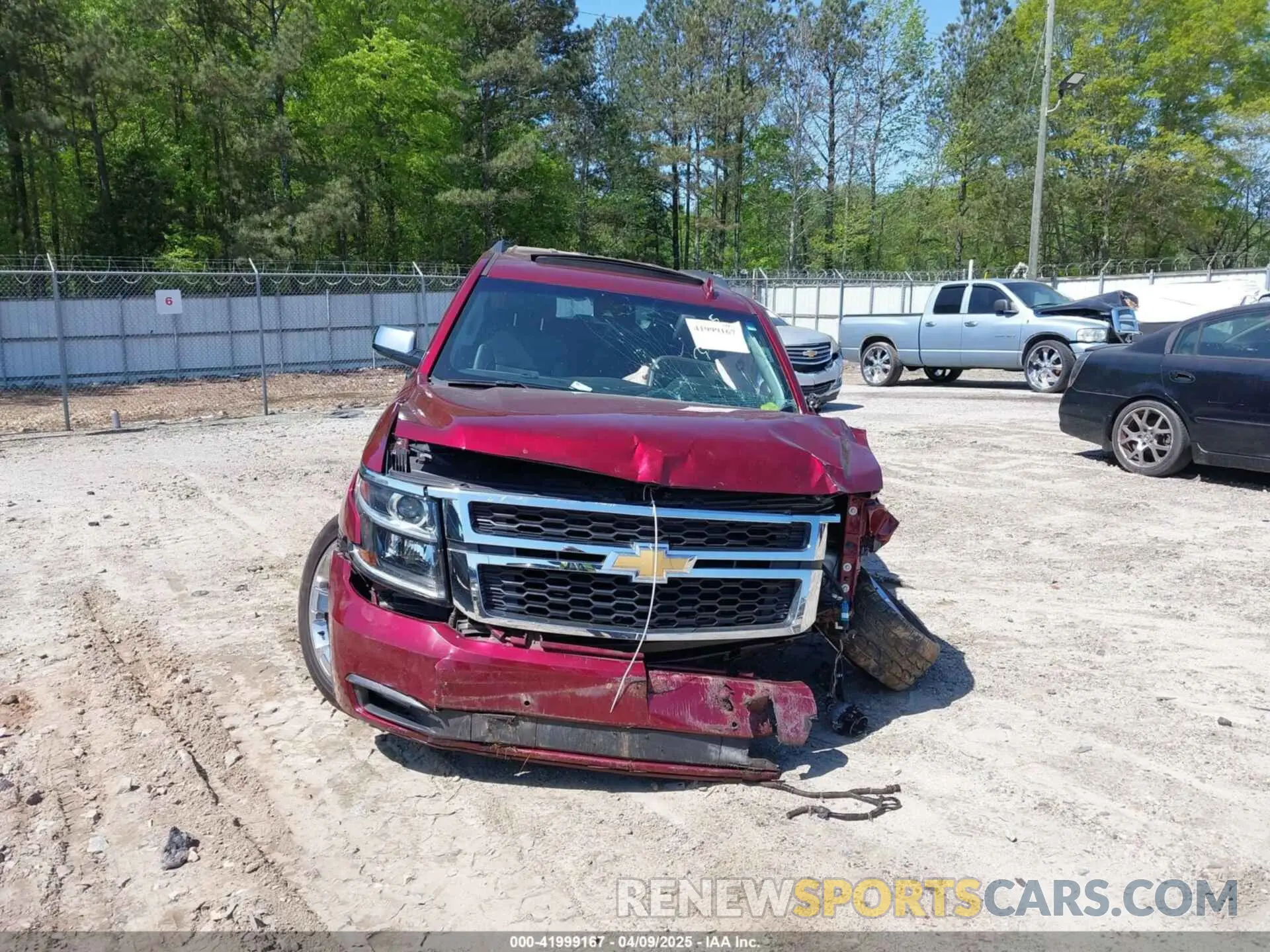 12 fotografías del automóvil dañado 1GNSKBKC2KR338107 CHEVROLET TAHOE 2019