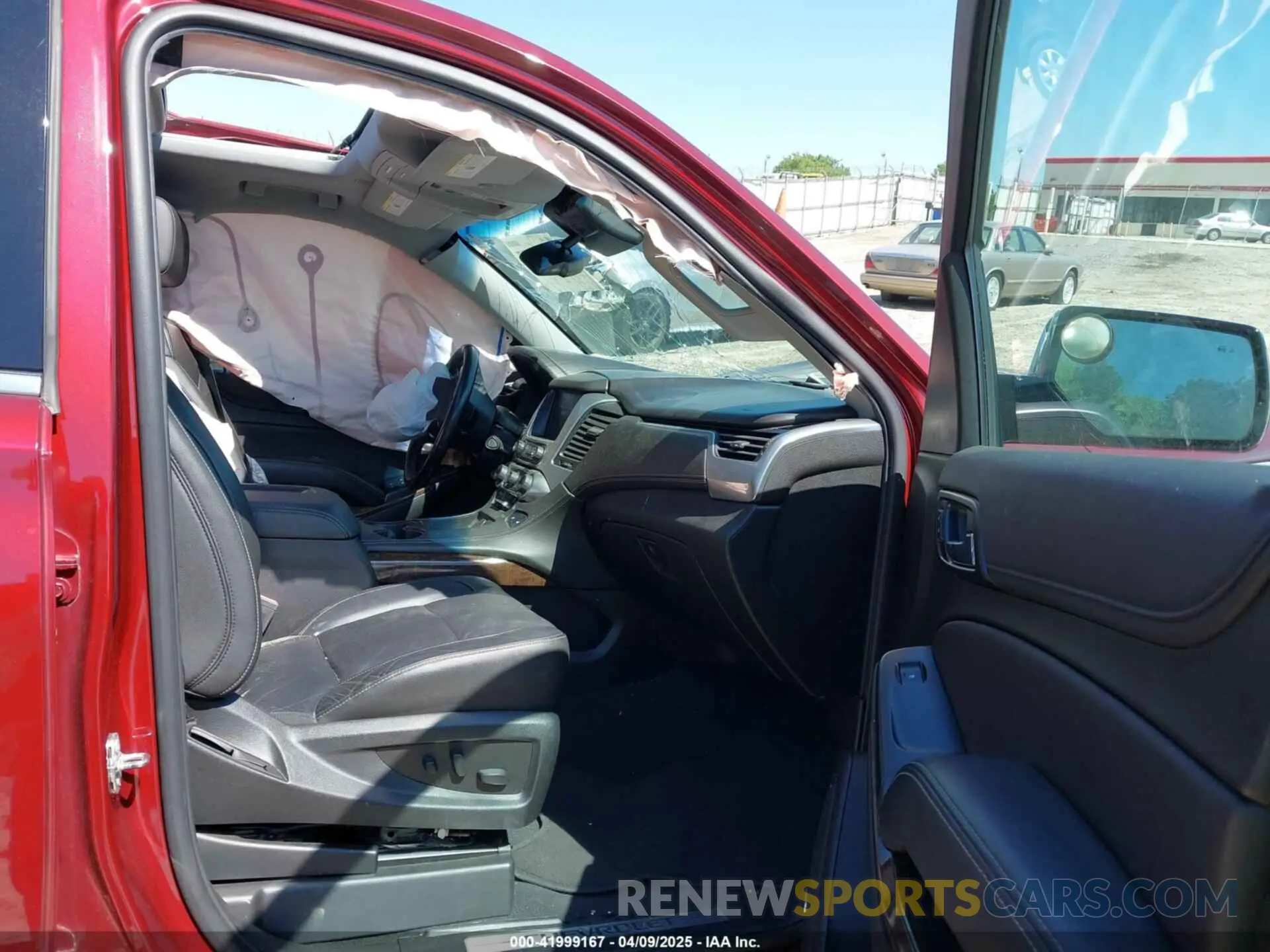 5 fotografías del automóvil dañado 1GNSKBKC2KR338107 CHEVROLET TAHOE 2019