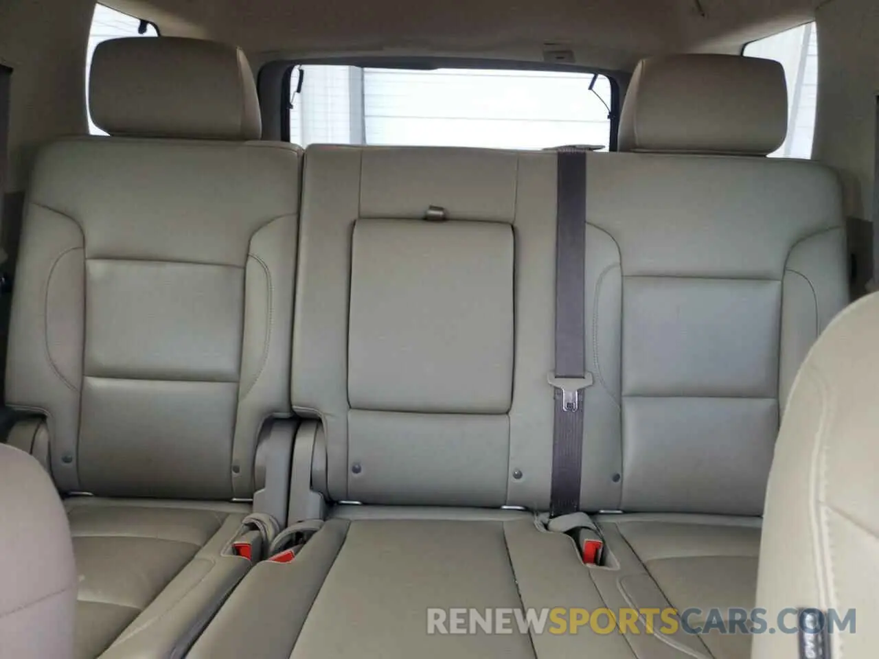 10 fotografías del automóvil dañado 1GNSKBKC2KR349527 CHEVROLET TAHOE 2019
