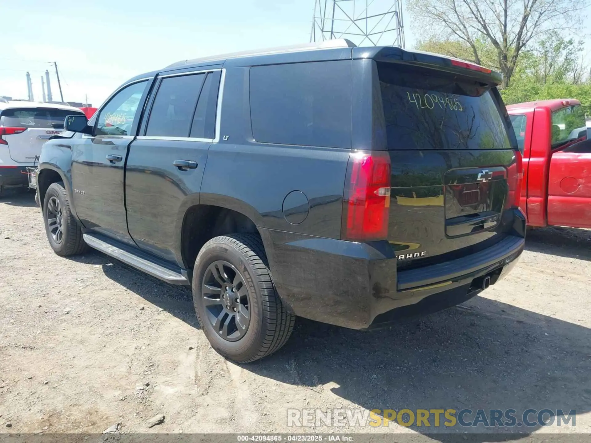 3 fotografías del automóvil dañado 1GNSKBKC3KR109743 CHEVROLET TAHOE 2019