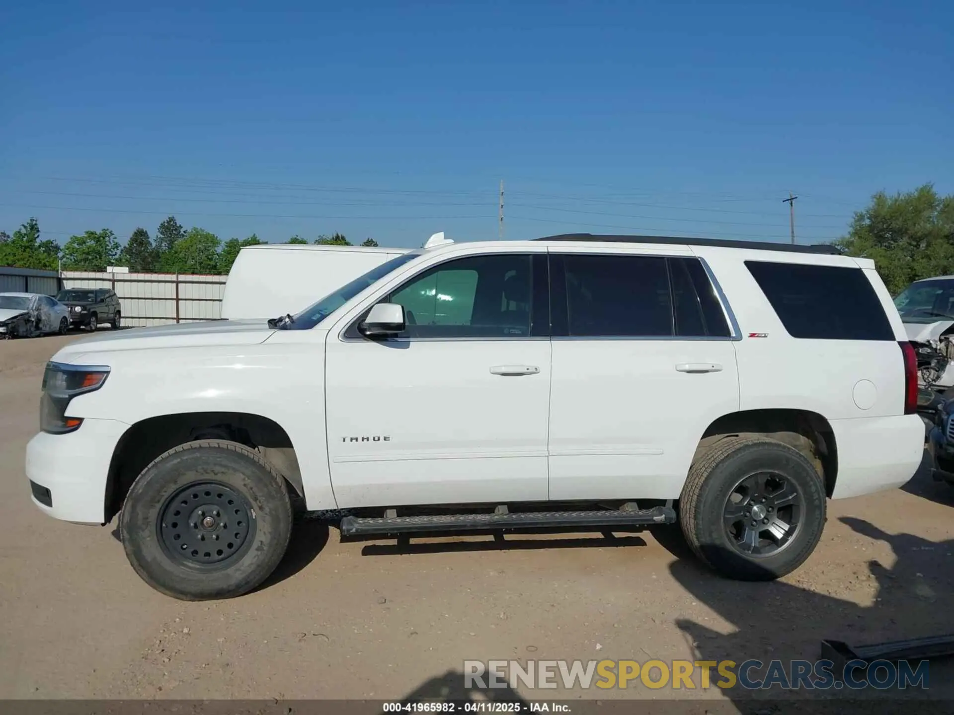 14 fotografías del automóvil dañado 1GNSKBKC3KR265748 CHEVROLET TAHOE 2019