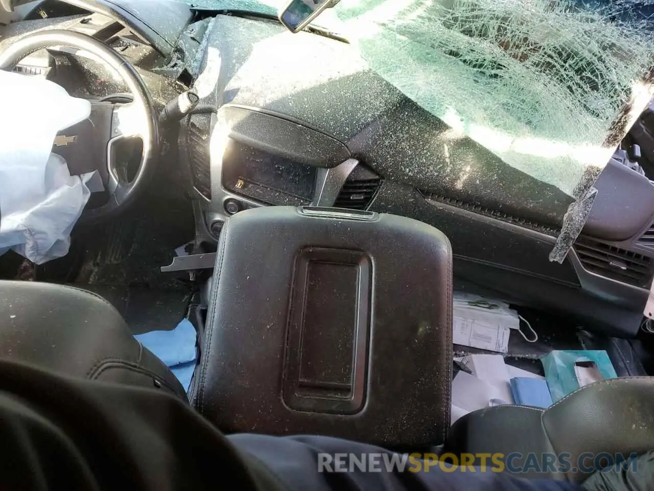 8 fotografías del automóvil dañado 1GNSKBKC3KR398820 CHEVROLET TAHOE 2019