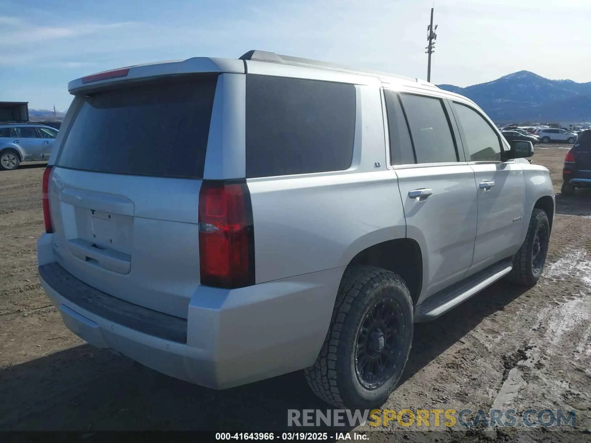 4 fotografías del automóvil dañado 1GNSKBKC4KR388622 CHEVROLET TAHOE 2019