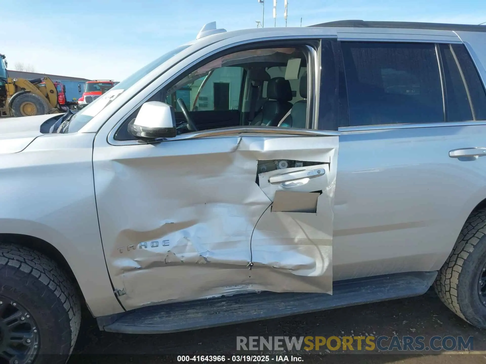 6 fotografías del automóvil dañado 1GNSKBKC4KR388622 CHEVROLET TAHOE 2019