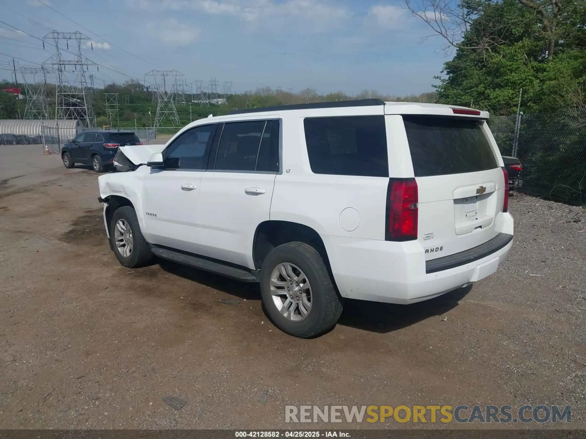 3 fotografías del automóvil dañado 1GNSKBKC4KR391312 CHEVROLET TAHOE 2019