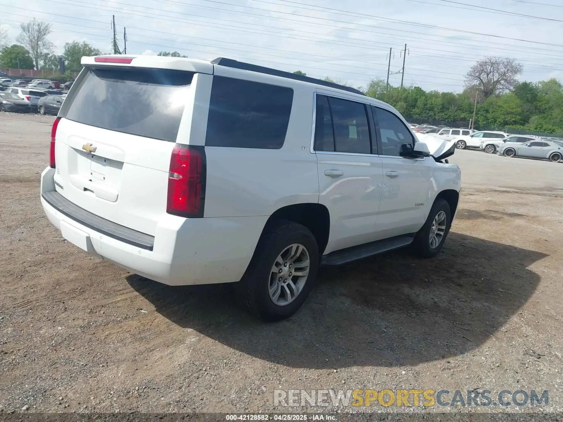 4 fotografías del automóvil dañado 1GNSKBKC4KR391312 CHEVROLET TAHOE 2019