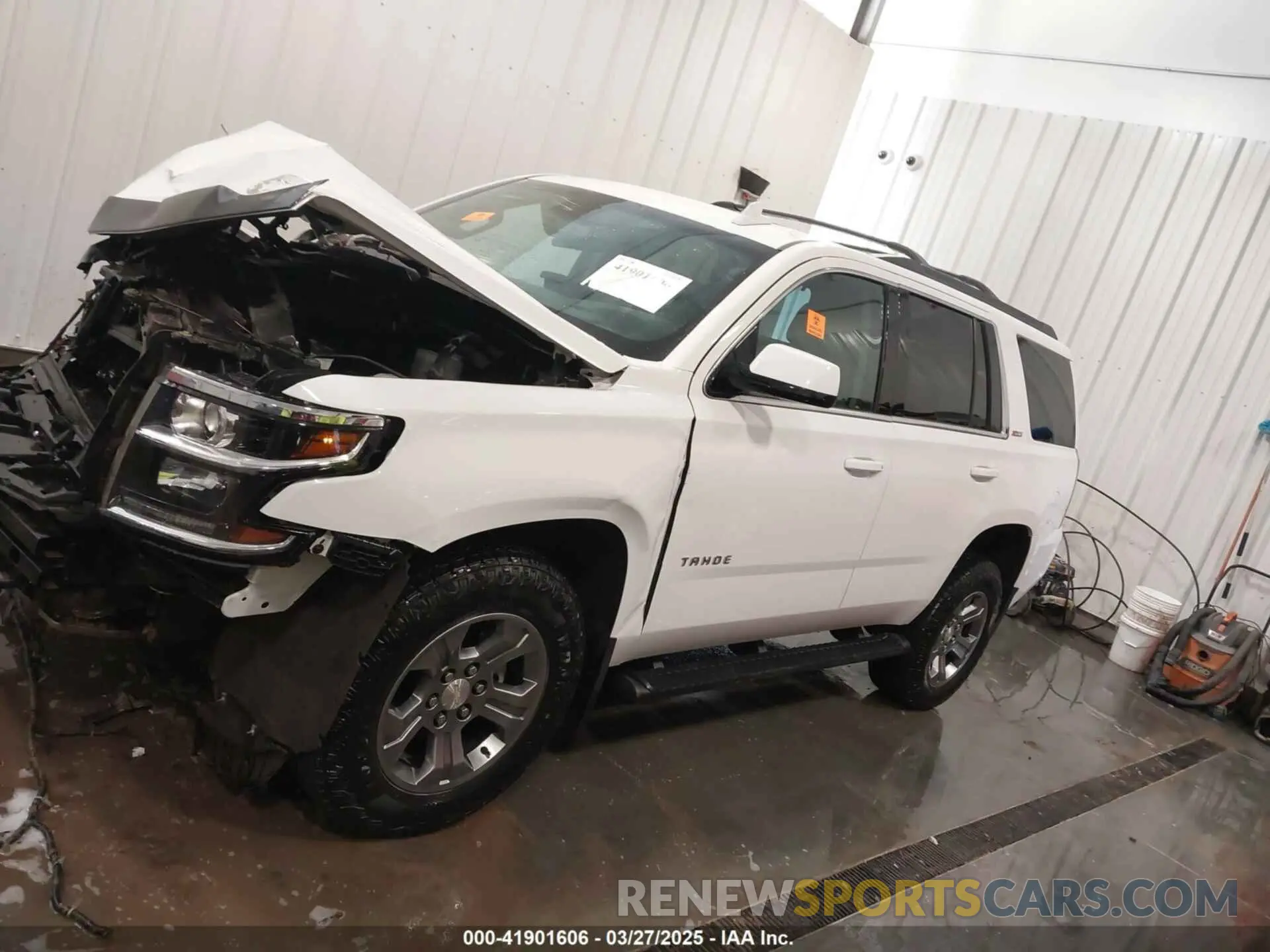 14 fotografías del automóvil dañado 1GNSKBKC5KR280204 CHEVROLET TAHOE 2019