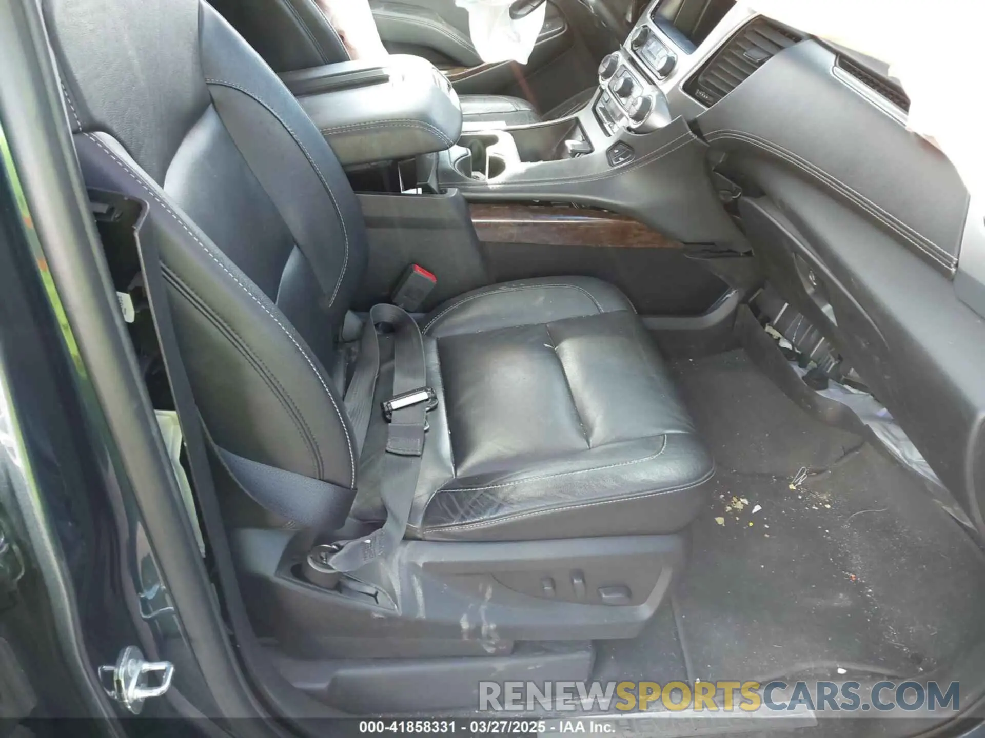 5 fotografías del automóvil dañado 1GNSKBKC7KR339155 CHEVROLET TAHOE 2019