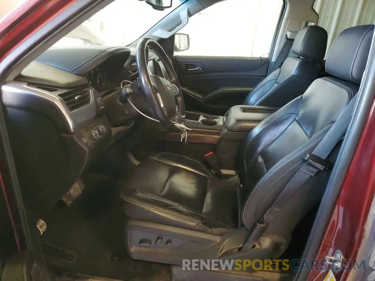 7 fotografías del automóvil dañado 1GNSKBKC7KR404750 CHEVROLET TAHOE 2019