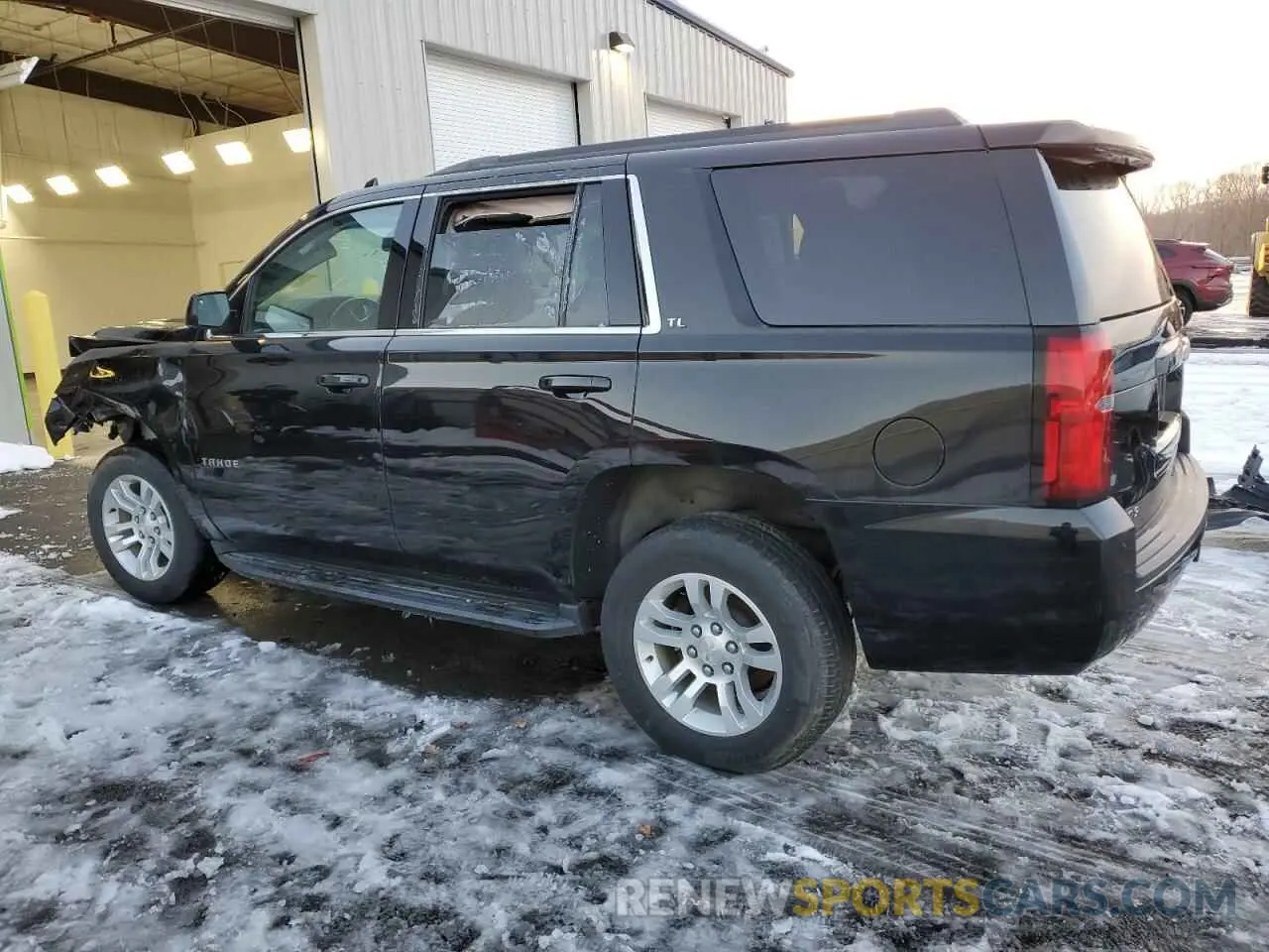 2 fotografías del automóvil dañado 1GNSKBKC8KR401906 CHEVROLET TAHOE 2019