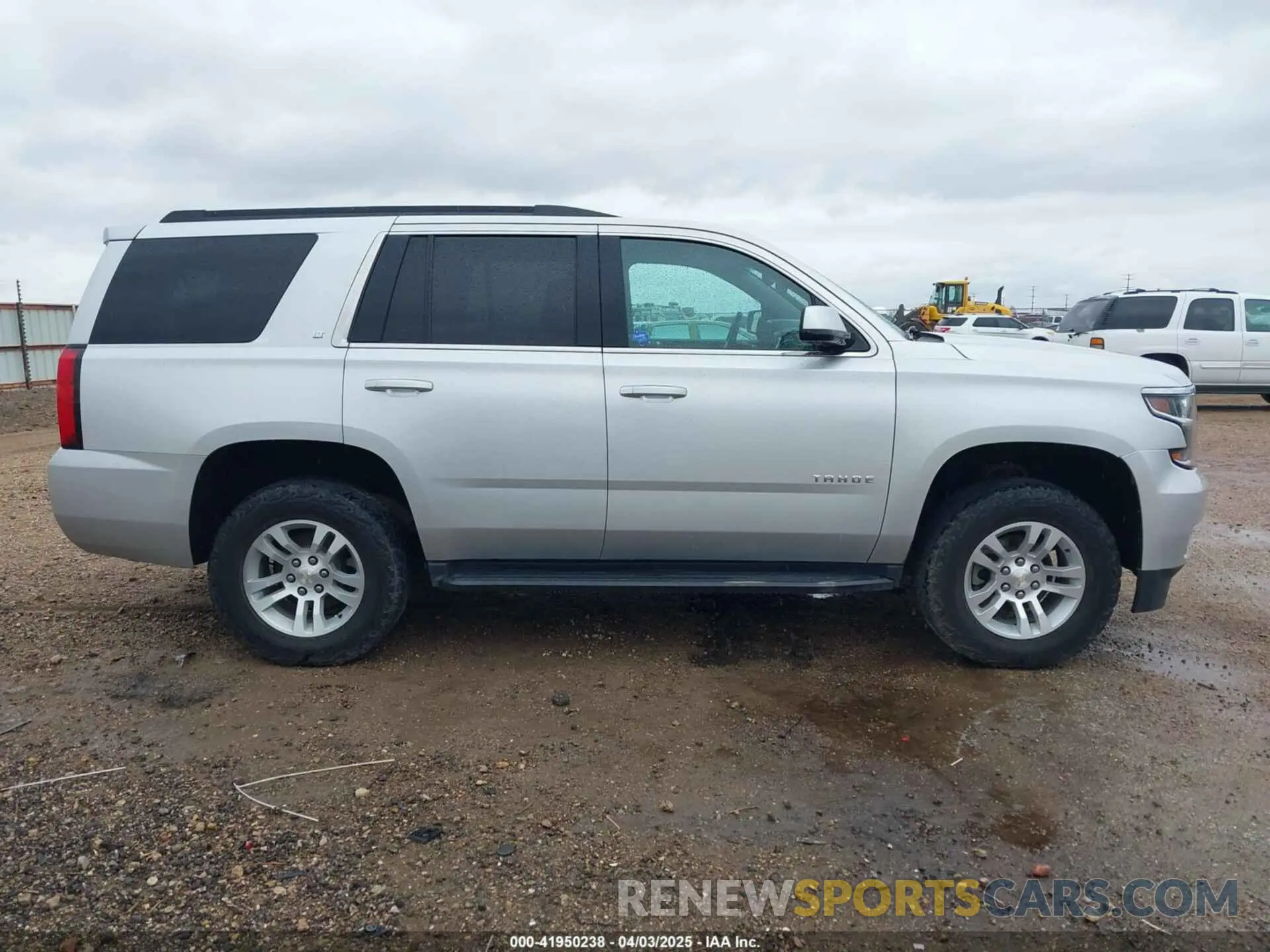 13 fotografías del automóvil dañado 1GNSKBKC9KR158798 CHEVROLET TAHOE 2019