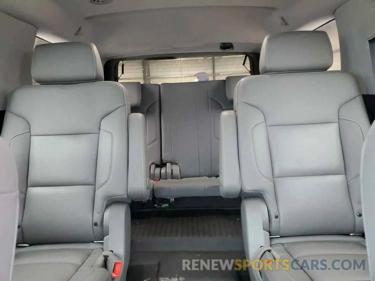 10 fotografías del automóvil dañado 1GNSKBKCXKR212450 CHEVROLET TAHOE 2019