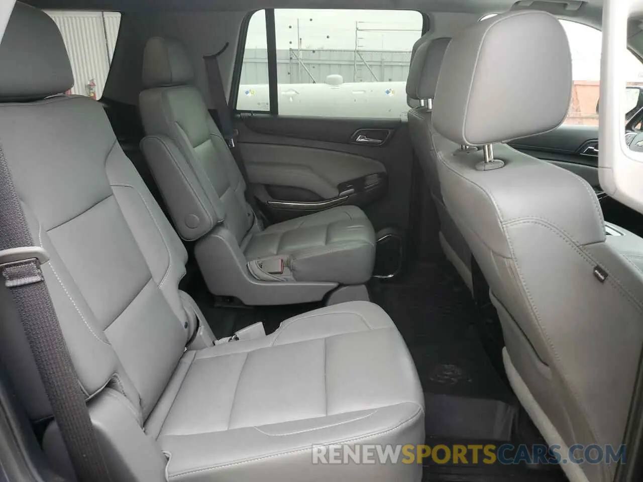 11 fotografías del automóvil dañado 1GNSKBKCXKR212450 CHEVROLET TAHOE 2019