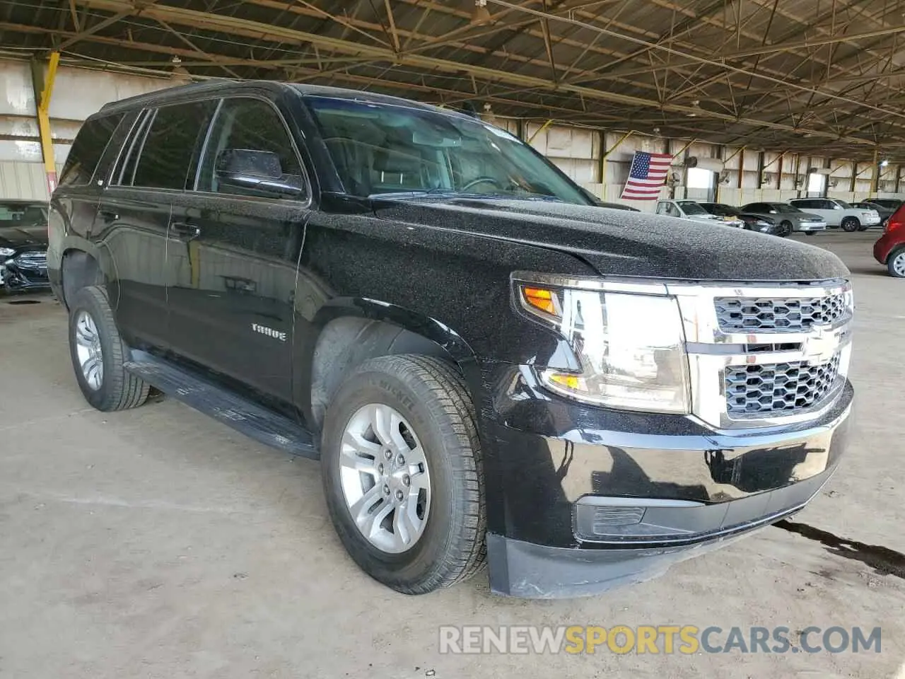 4 fotografías del automóvil dañado 1GNSKBKCXKR336038 CHEVROLET TAHOE 2019