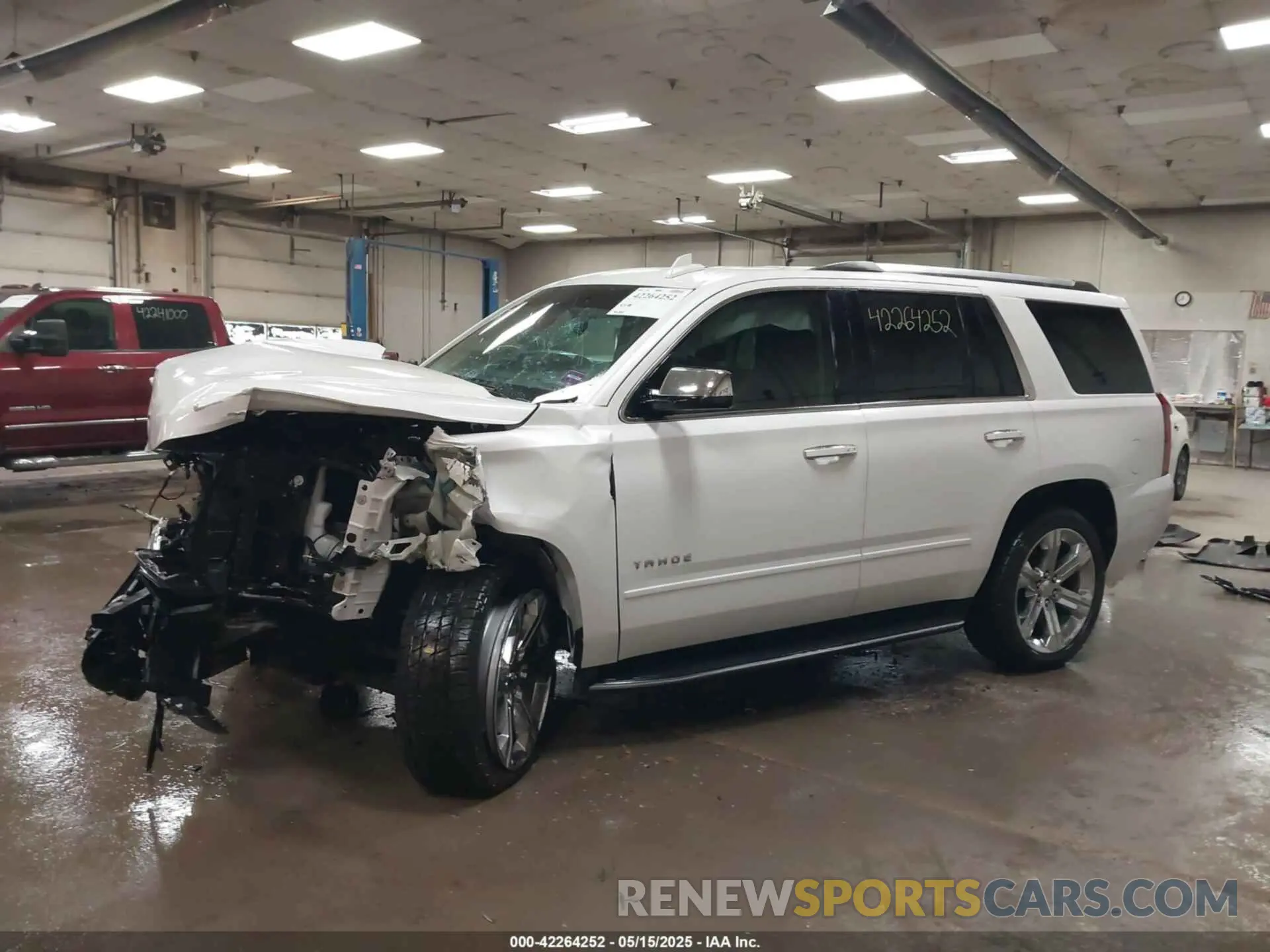 14 fotografías del automóvil dañado 1GNSKCKC3KR183072 CHEVROLET TAHOE 2019