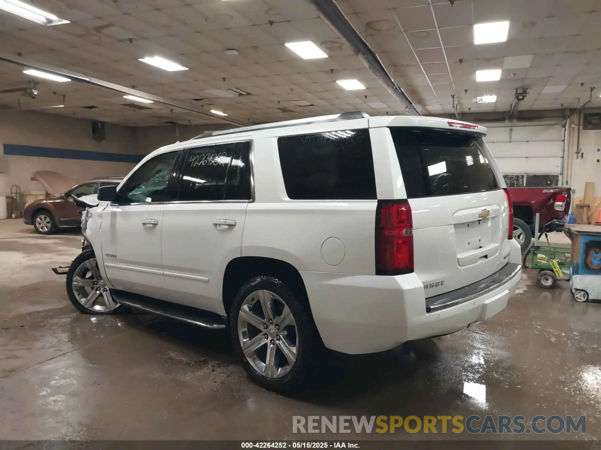 3 fotografías del automóvil dañado 1GNSKCKC3KR183072 CHEVROLET TAHOE 2019