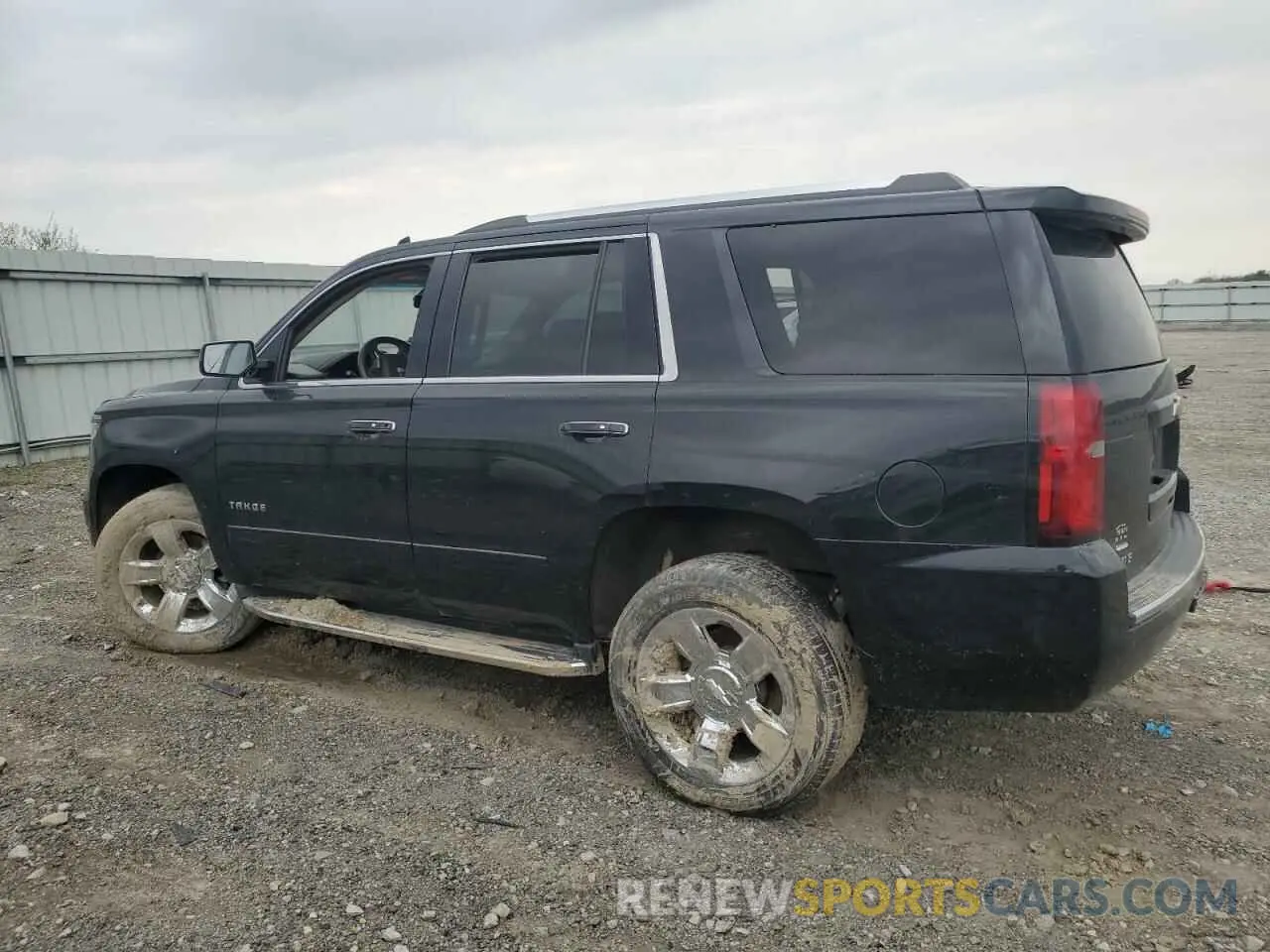 2 fotografías del automóvil dañado 1GNSKCKC7KR143058 CHEVROLET TAHOE 2019