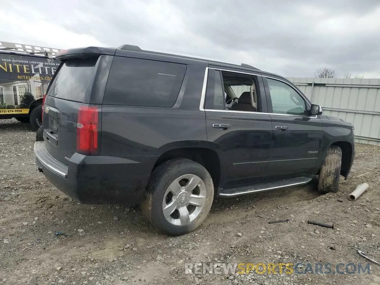 3 fotografías del automóvil dañado 1GNSKCKC7KR143058 CHEVROLET TAHOE 2019