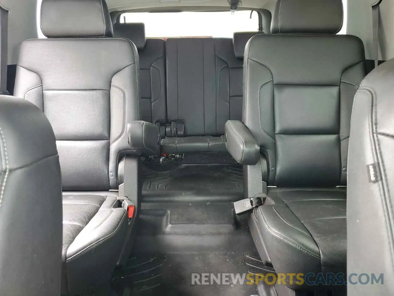 10 fotografías del automóvil dañado 1GNSKCKJ3KR220037 CHEVROLET TAHOE 2019