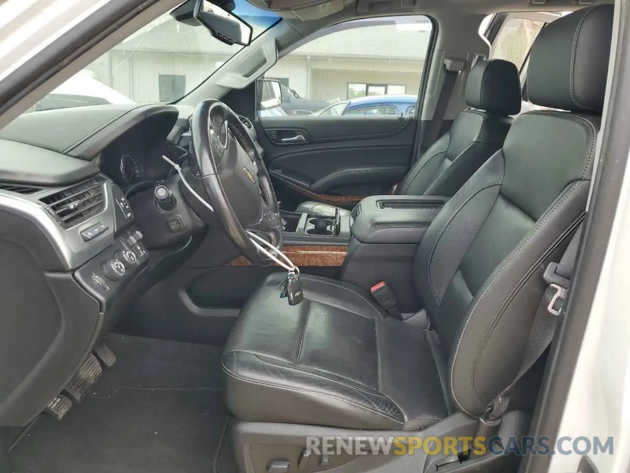 7 fotografías del automóvil dañado 1GNSKCKJ3KR220037 CHEVROLET TAHOE 2019