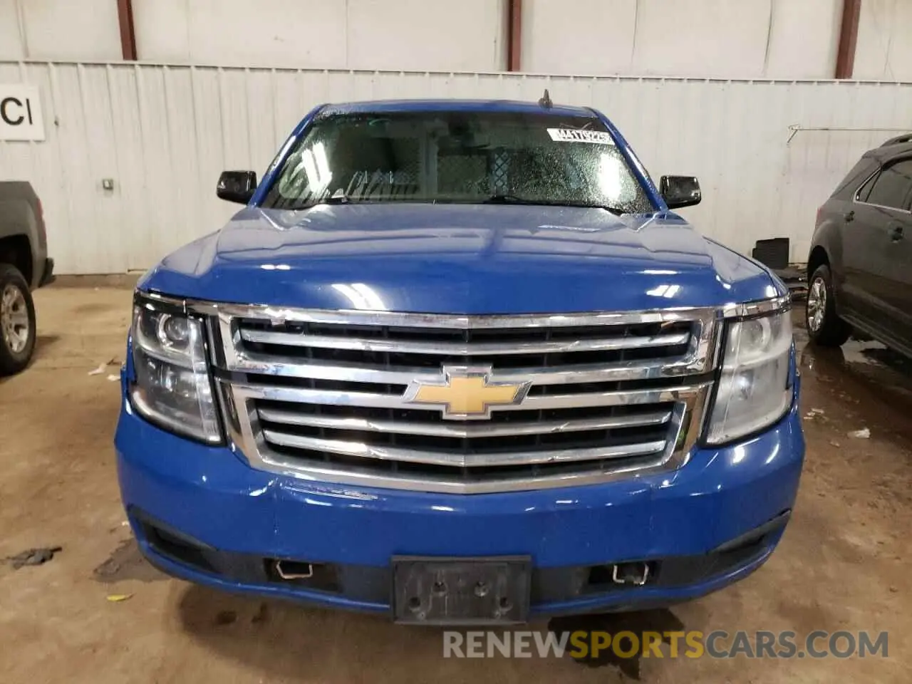 5 fotografías del automóvil dañado 1GNSKDEC5KR400560 CHEVROLET TAHOE 2019
