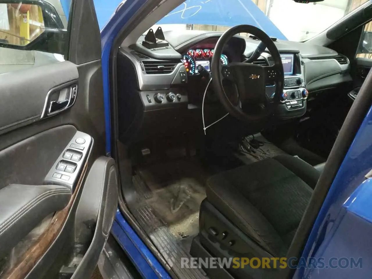 8 fotografías del automóvil dañado 1GNSKDEC7KR402729 CHEVROLET TAHOE 2019