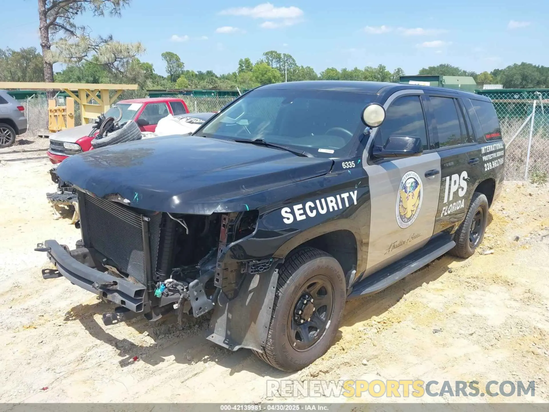 2 fotografías del automóvil dañado 1GNLCDEC6LR166335 CHEVROLET TAHOE 2020