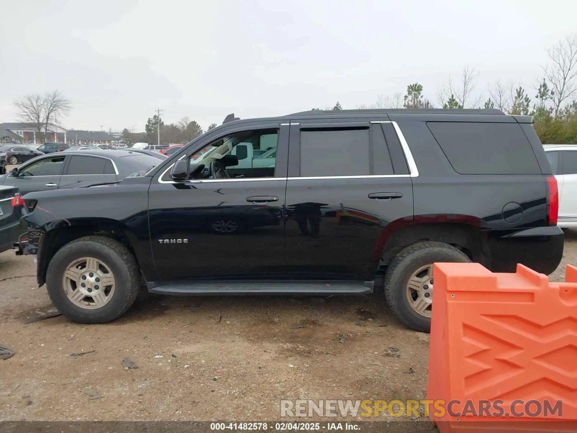 15 fotografías del automóvil dañado 1GNSCAKC1LR177807 CHEVROLET TAHOE 2020
