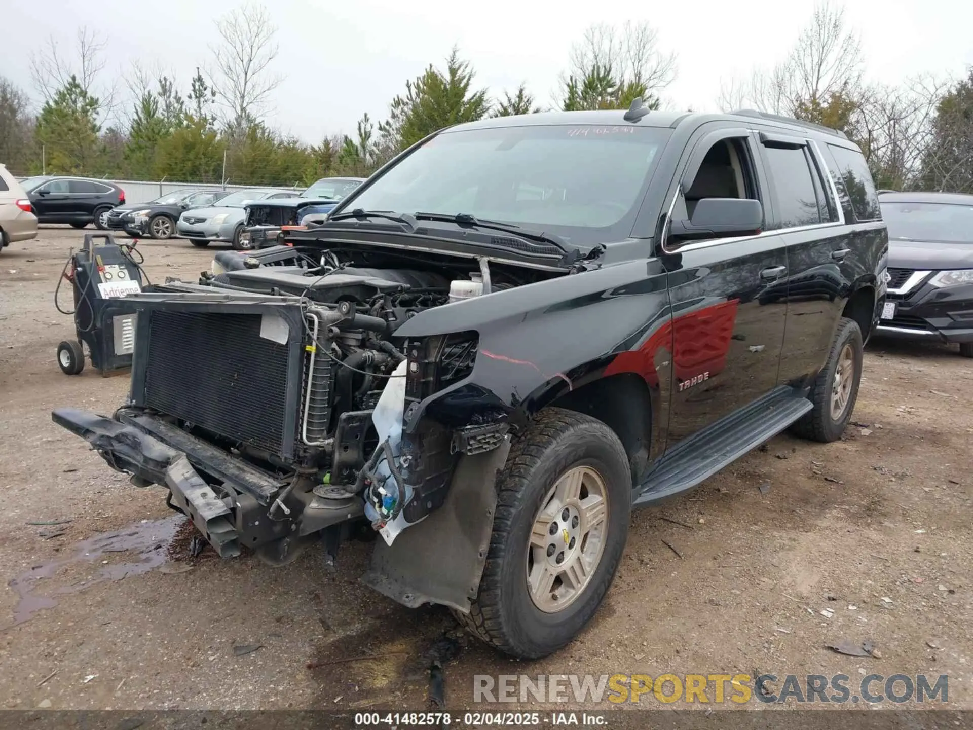 2 fotografías del automóvil dañado 1GNSCAKC1LR177807 CHEVROLET TAHOE 2020
