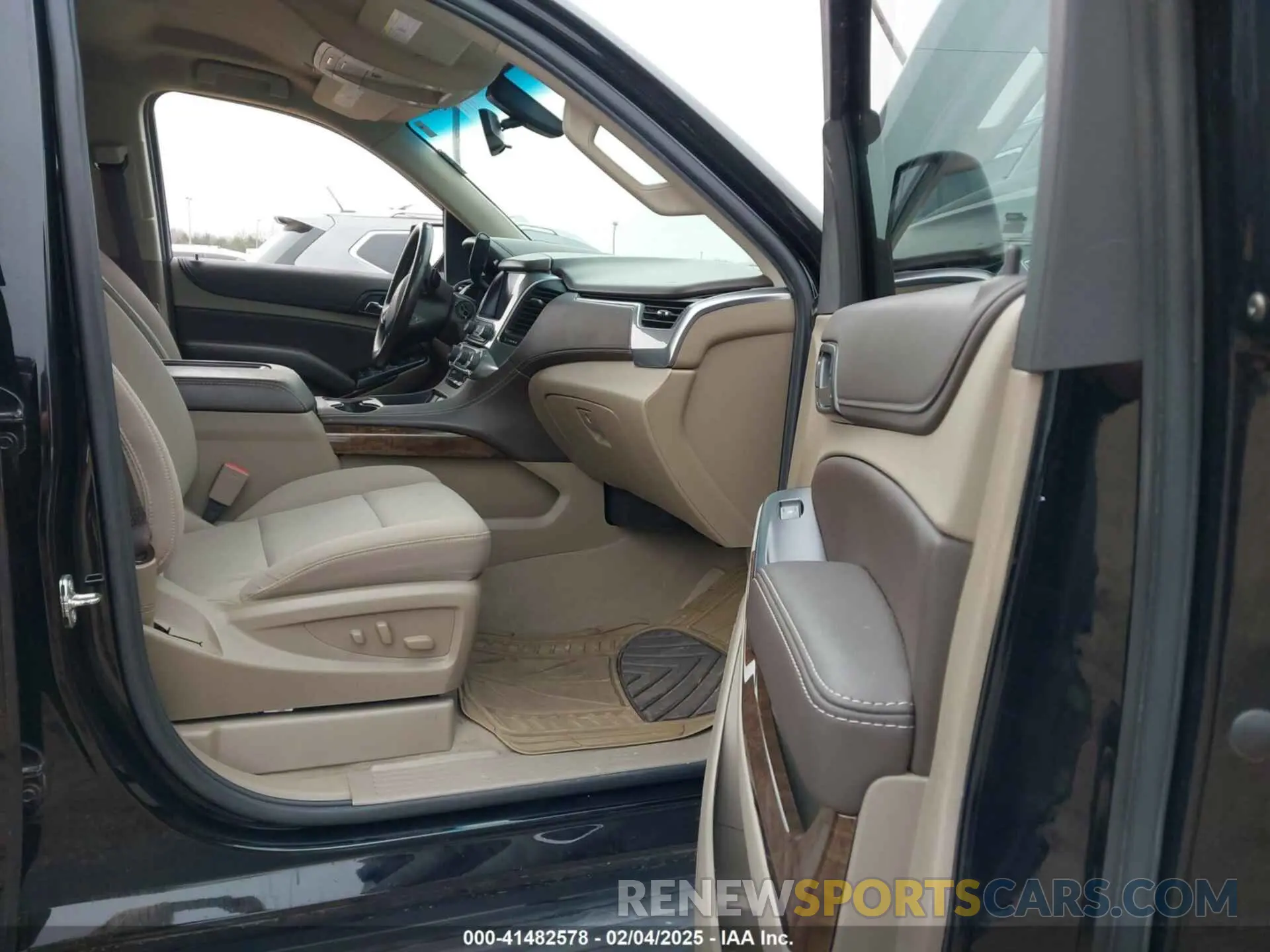 5 fotografías del automóvil dañado 1GNSCAKC1LR177807 CHEVROLET TAHOE 2020